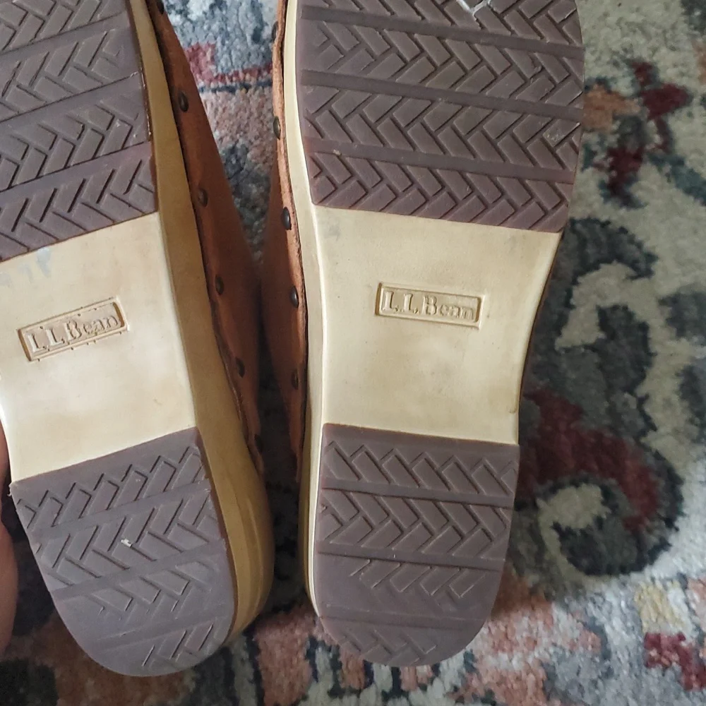 L.L. Bean Clogs, Tan. - Picture 4 of 5